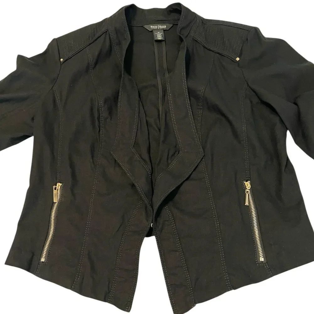 White House Black Market sz14 cropped jacket with silver accents and pockets EUC